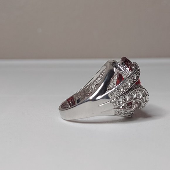 Large Bright Red And Silver Tone Ring Size 9.75 - Picture 7 of 13